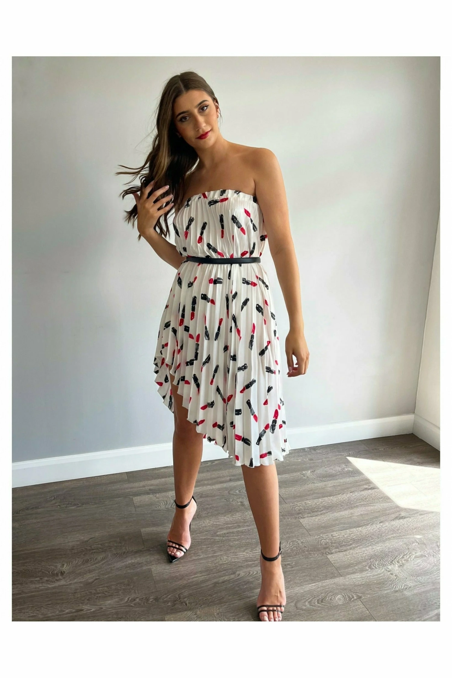 Yan Neo London Demi Lipstick Print Pleated Asymmetric Dress 4 Yan Neo London Demi Lipstick Print Pleated Asymmetric Dress - Image 4