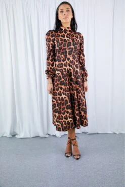 Signage Brown Leopard Print Long Sleeve Turtle Neck Midi 9 Signage Brown Leopard Print Long Sleeve Turtle Neck Midi -Sarto Vibe Sales MJdq3Ksh 15676