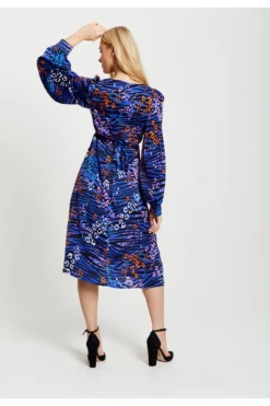 Liquorish Vivid Zebra Print Midi Dress With Front Slit -Sarto Vibe Sales cNIhWodZ 13003